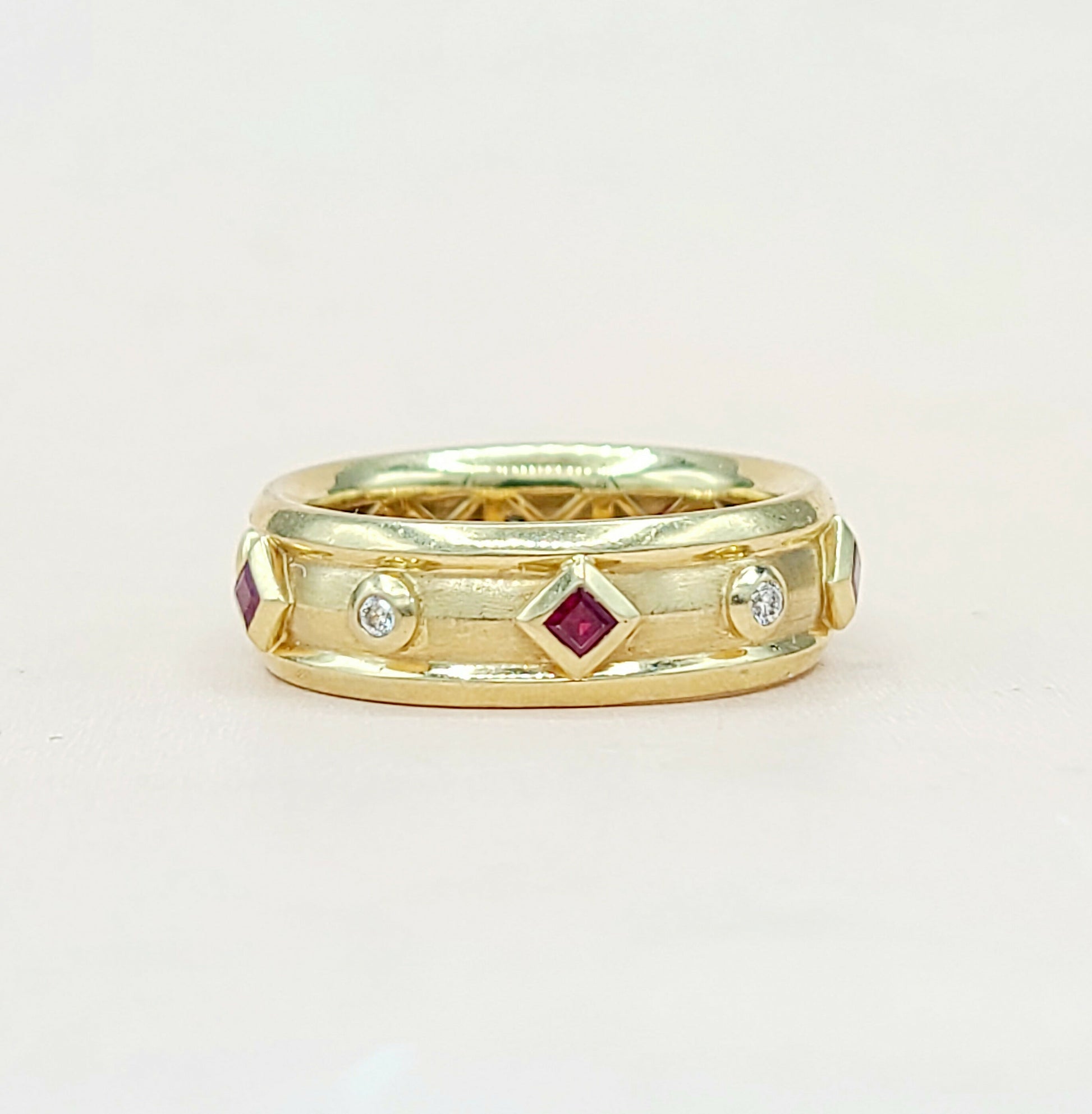    David Yurman Modern Renaissance Ring 18K Gold, Rubies, Diamonds