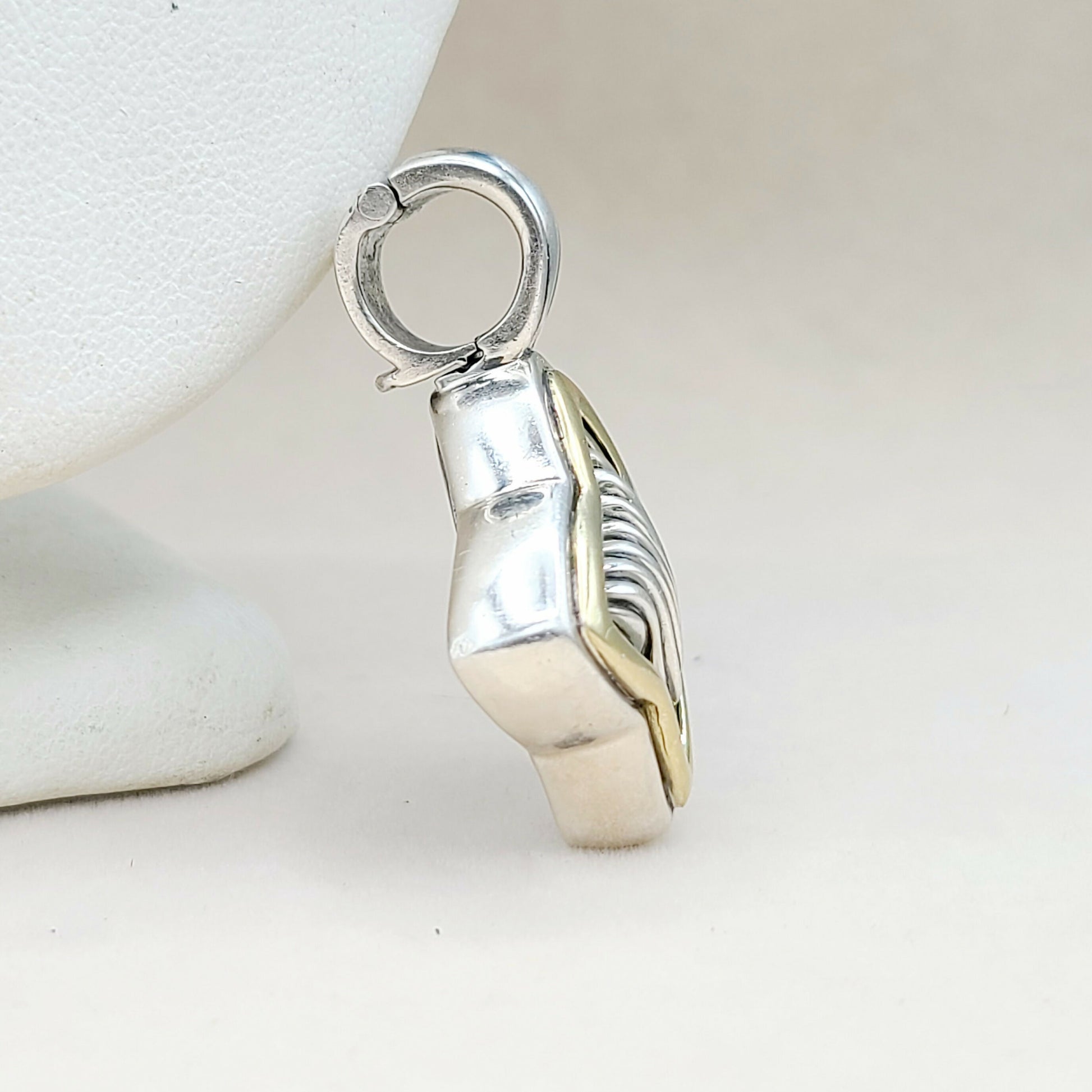    David Yurman  Quatrefoil Thoroughbred Pendant Large