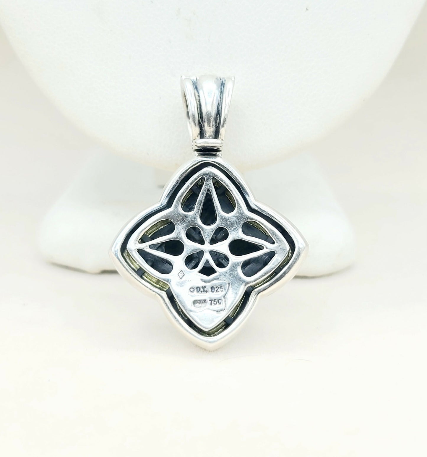    David Yurman  Quatrefoil Thoroughbred Pendant Large