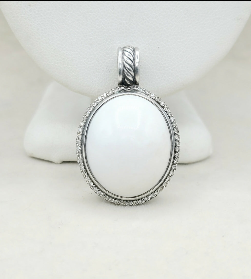    David Yurman Signature Oval Pendant – White Agate & Diamonds