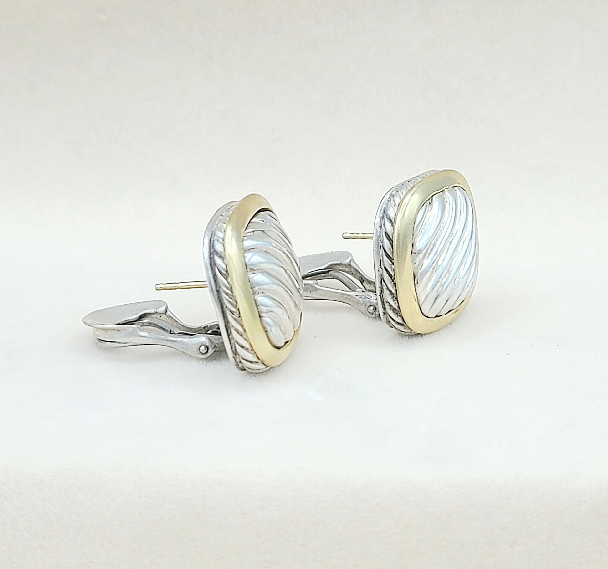    David Yurman Thoroughbred Sculpted Earrings With Gold