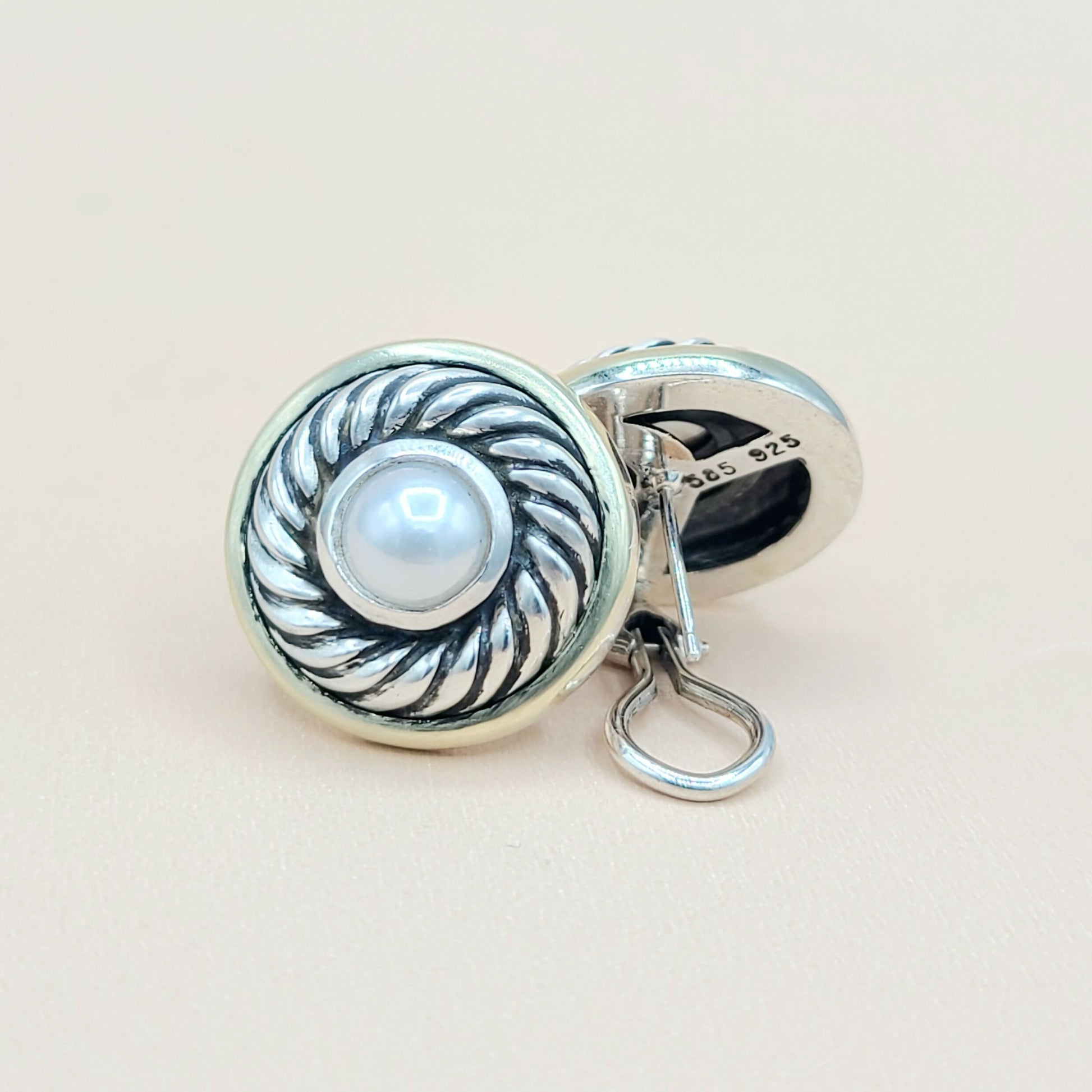    David Yurman Large Cookie Pearl Gold Earrings