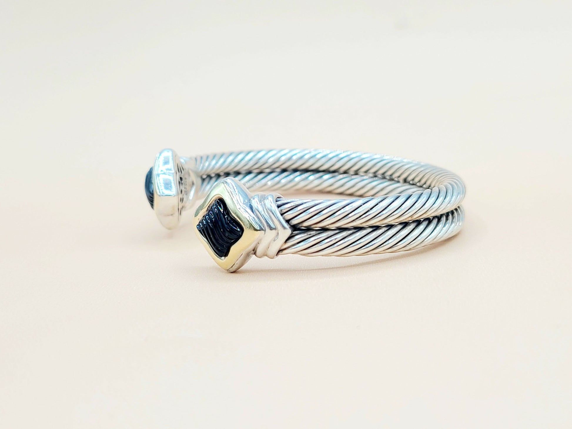    David Yurman Quatrefoil Double Cable Black Onyx Gold Bracelet