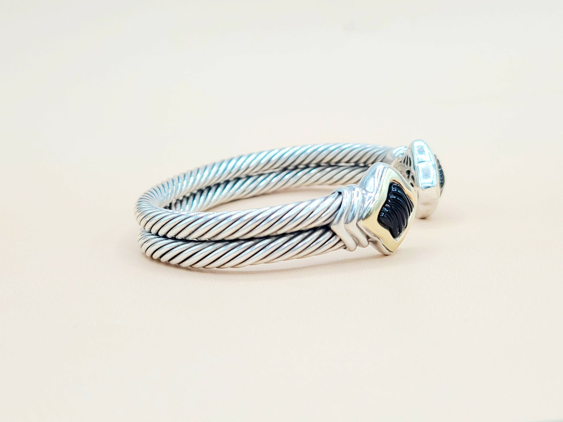    David Yurman Quatrefoil Double Cable Black Onyx Gold Bracelet