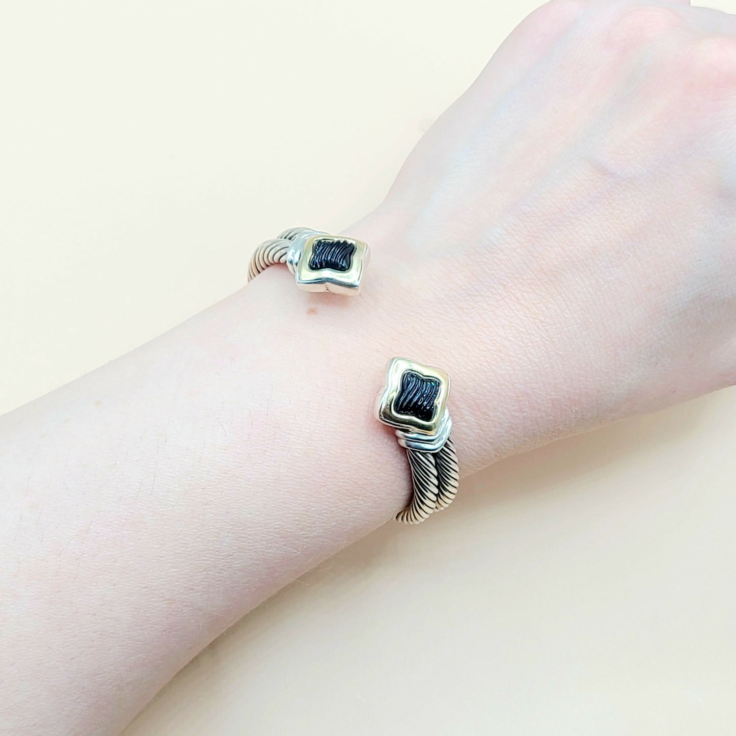    David Yurman Quatrefoil Double Cable Black Onyx Gold Bracelet