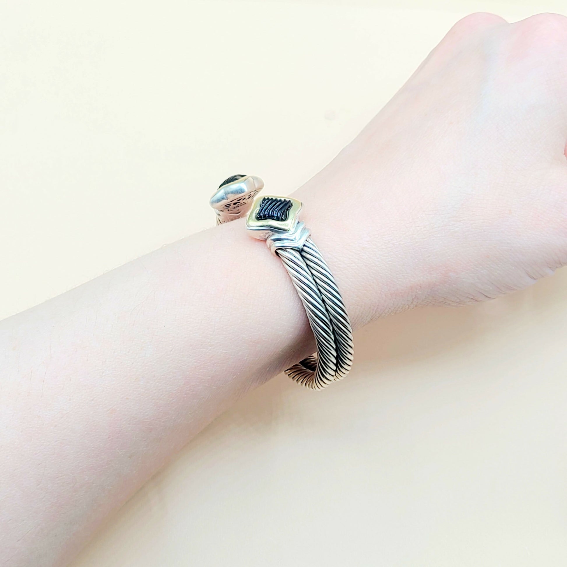    David Yurman Quatrefoil Double Cable Black Onyx Gold Bracelet